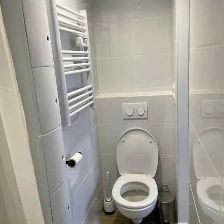 Au Calme Climatise Avec Terrasse بيت للعطل *